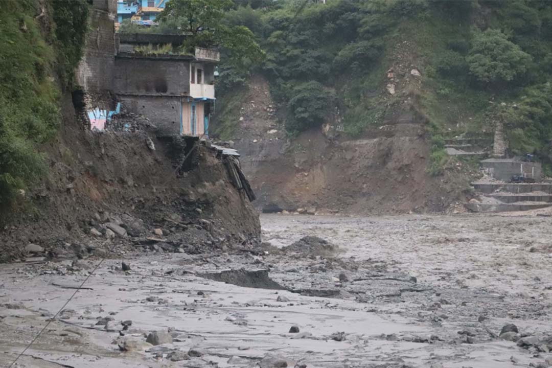 दार्चुलाका बाढीपहिरो पीडित बिचल्लीमा, पाएनन् सहयोग